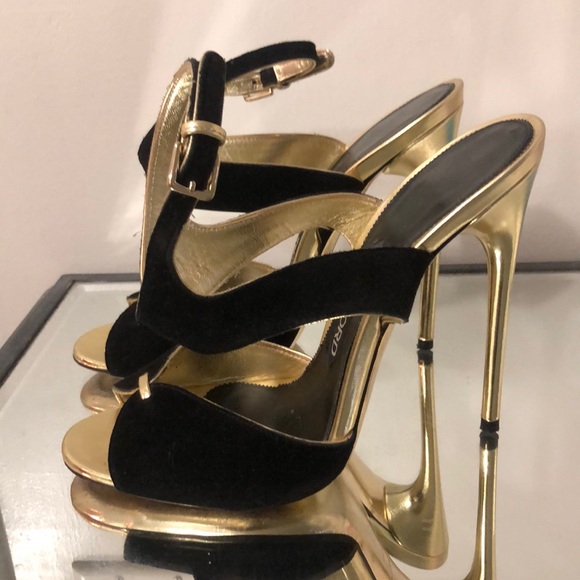 Tom Ford Shoes - Tom Ford Black and Gold Sandals 39